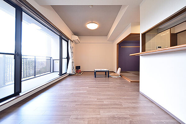 リビング/ダイニング パークハウス竜王公園フォレストコート 2階/-