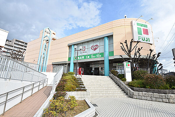 フジ 井口店：徒歩11分（約1000ｍ）