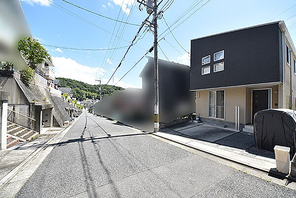 前面道1　北東約6m