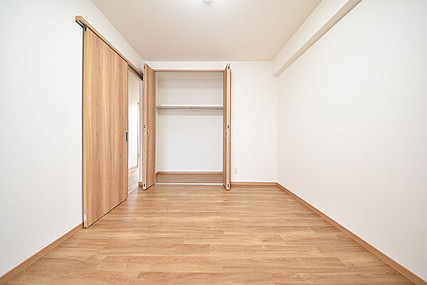 洋室6.0帖-B