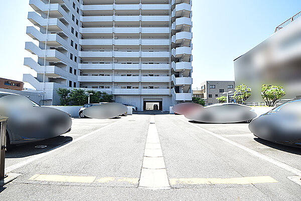 平面駐車場