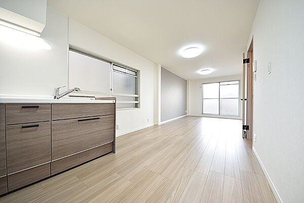 2階LDK14.7帖-2