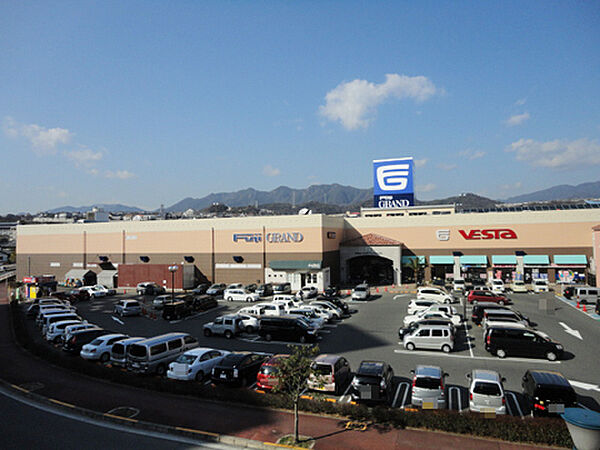 フジグランナタリー店：徒歩2分（約150ｍ）