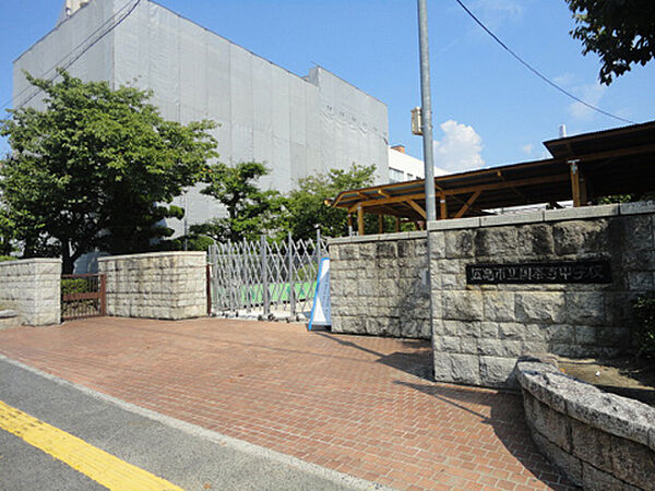 広島市立国泰寺中学校：徒歩8分（約600ｍ）