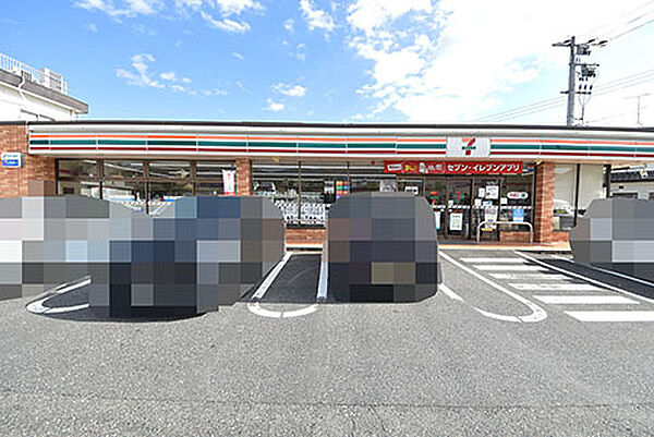 セブン-イレブン 廿日市阿品店まで徒歩6分(約450m)
