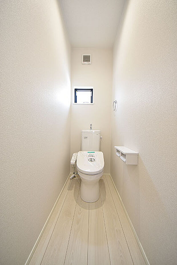 トイレ1階　温水洗浄便座