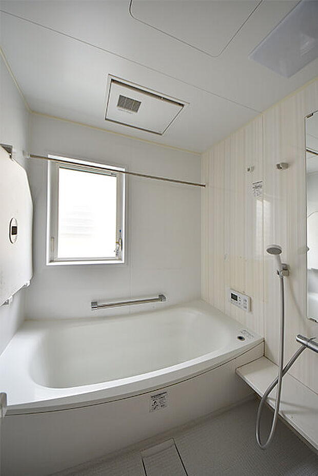 ユニットバス　浴室換気乾燥暖房機付