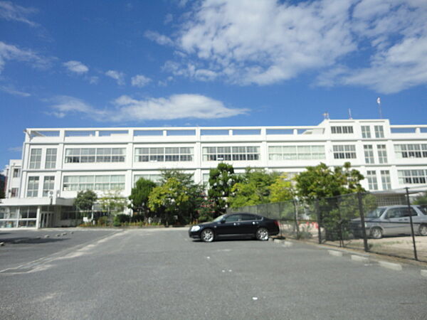 ・廿日市市立大野西小学校：徒歩20分（1400ｍ）
