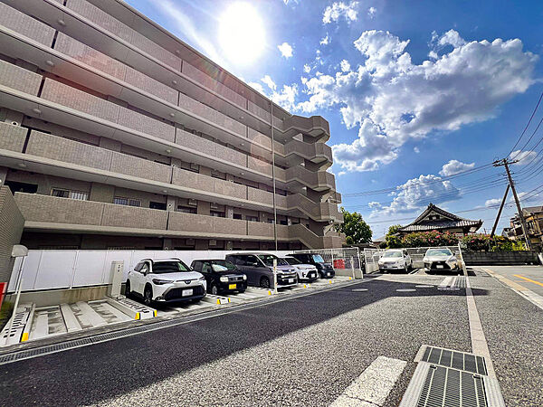駐車場完備。空き状況は物件担当者までお問合せ下さい。