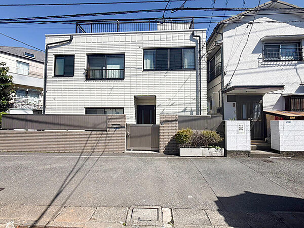 明るく開放的な土地です。お好きなプランで住宅を建てられるので、ご家族の理想の暮らしを形にできます！