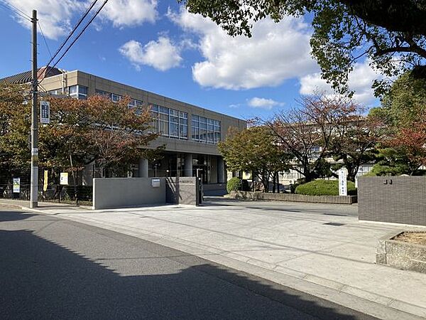 加古川市立加古川中学校加古川市立加古川中学校 1210m