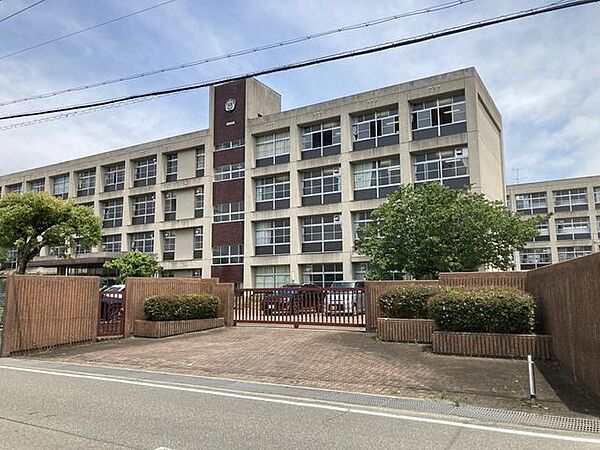 加古川市立陵南中学校陵南中学校 260m