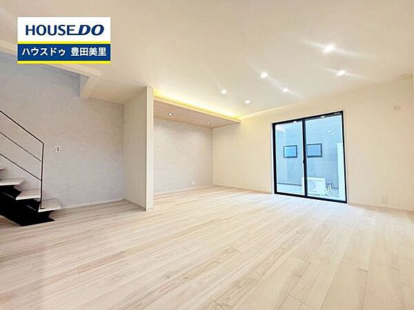 リビング/ダイニングを拡大表示
