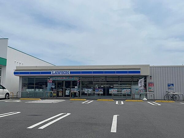 ローソン岡山海吉店358ｍ。歩いてすぐ近くにコンビニがあるのは安心