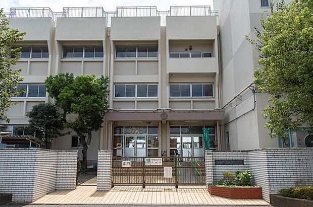幸田小学校（574m）