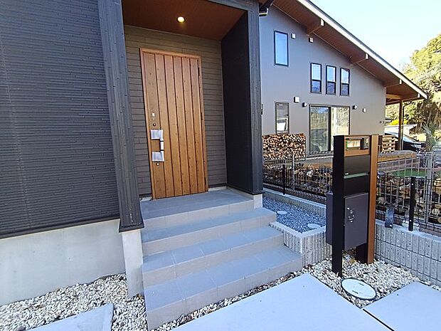 宅配ボックス付きポストあり