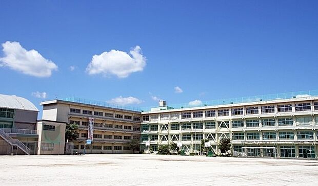 第二中学校（2101m）