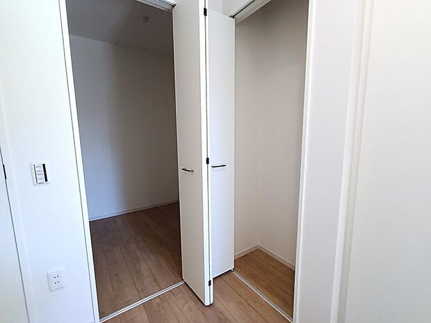 玄関ホール収納+ウォークインクローゼット