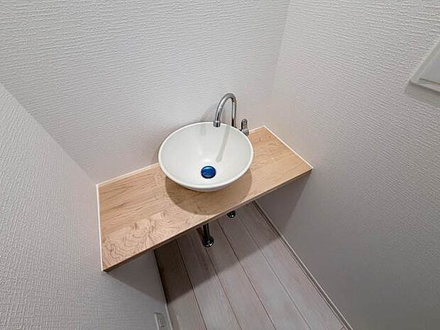 玄関ホール内セカンド洗面台