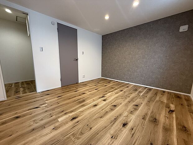 サービスルーム7帖