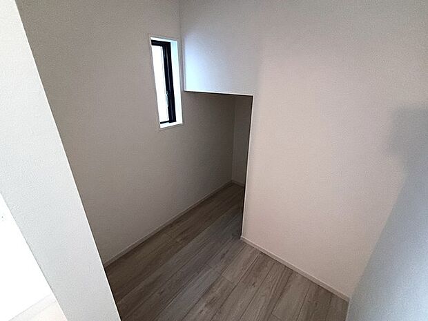 洗面所内リネン庫