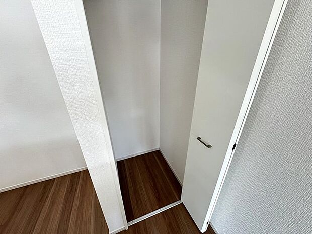 キッチン横収納