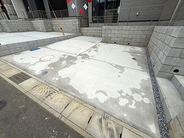 並列2台駐車可能(車種によります)