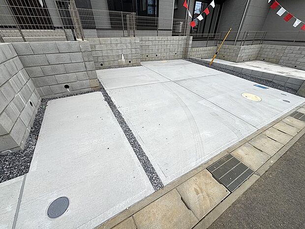 並列2台駐車可能(車種によります)