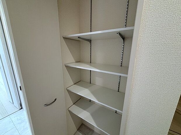 1階　廊下収納