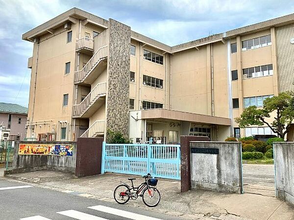 古ケ崎小学校・徒歩10分（736m）