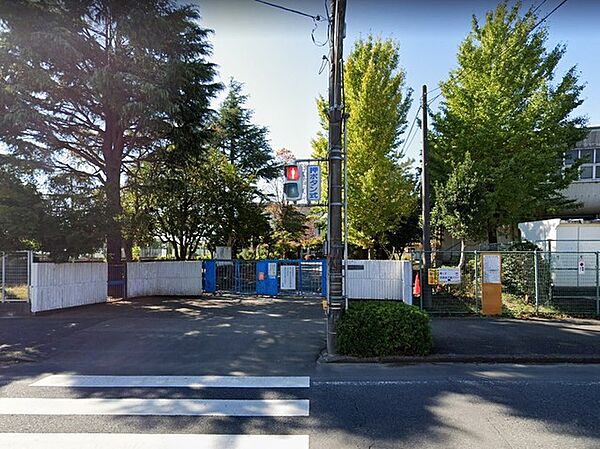 松戸市立栗ケ沢小学校（600m）