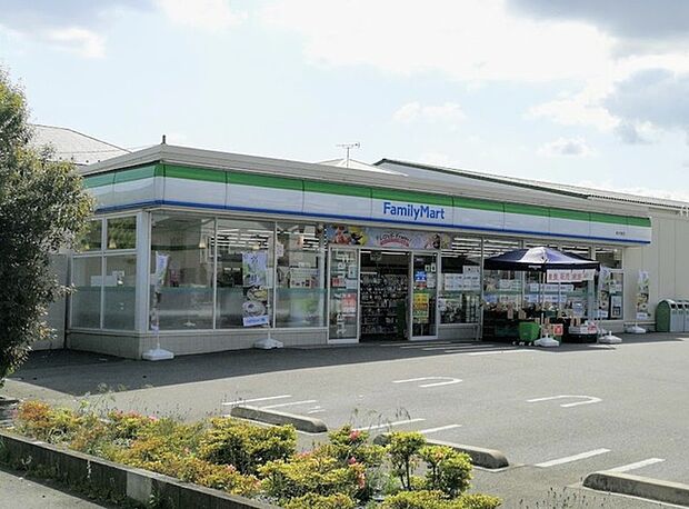 ファミリーマート柏大室店(573m)