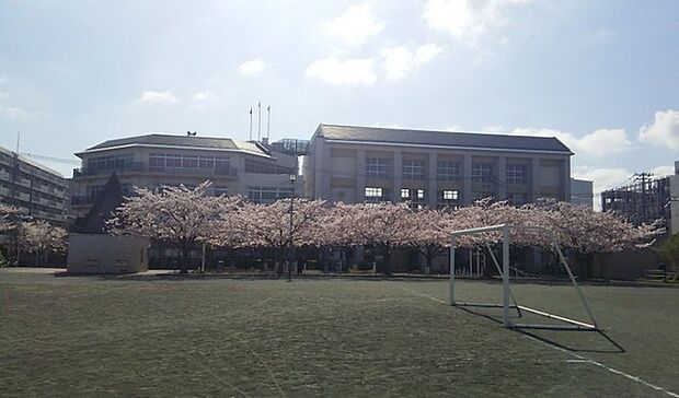 第一中学校（759m）