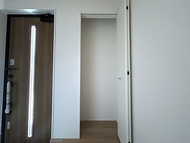 1階 廊下収納
