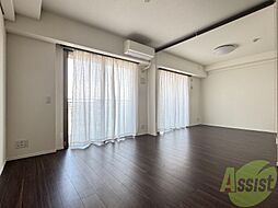 ザ・パークハウス神戸トアロード 13階1LDKのリビング/ダイニング