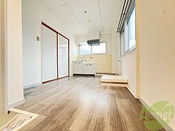 サニー神戸 5階1DKのリビング/ダイニング