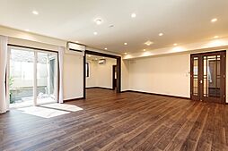 T-House C 4LDKのリビング/ダイニング