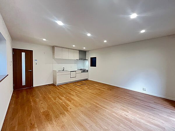 外観：327001692010