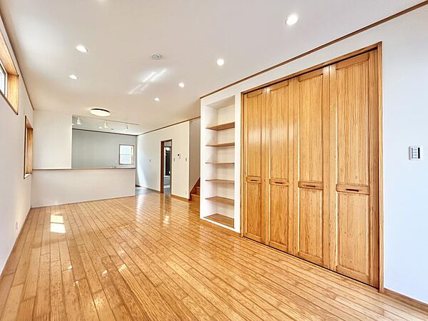 外観：327002263320