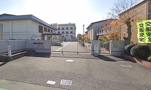 天理市立前栽小学校まで徒歩10分。 790m