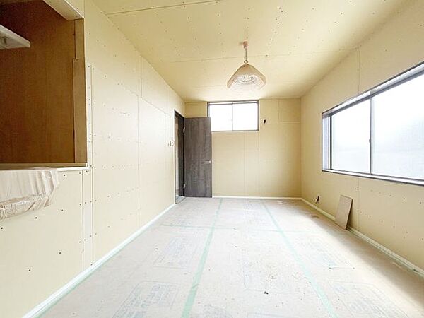 【RF中】ゆったりとした広さのある2階洋室です。主寝室としてもおすすめです。