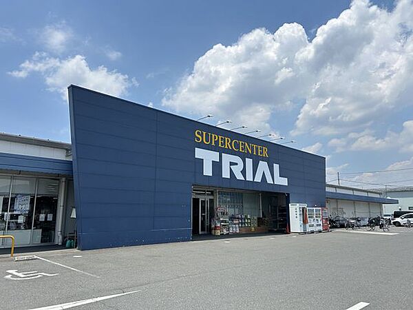 スーパーセンタートライアル東九条店まで徒歩8分。 620m
