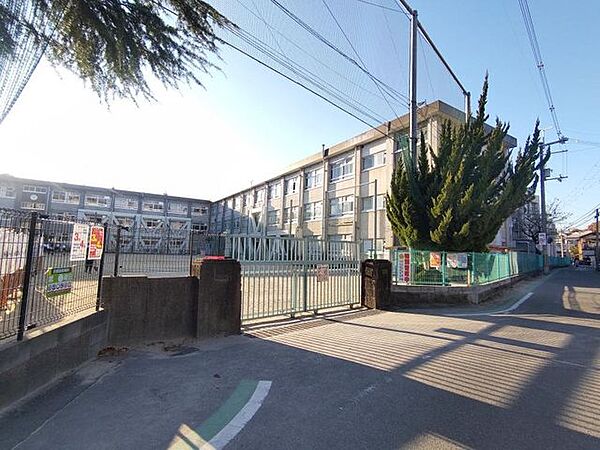 【小学校】富雄北小学校まで徒歩約11分（約850ｍ）。