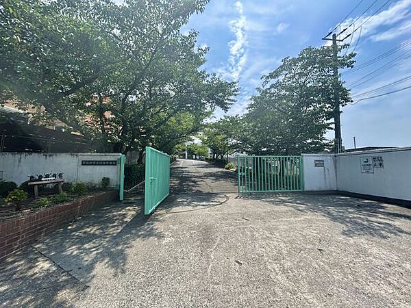 岸和田市立桜台中学校まで1500ｍ、徒歩約20分