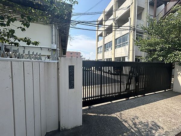忠岡町立忠岡中学校まで徒歩約5分（350ｍ） 860m
