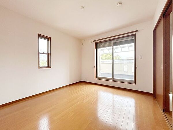 ご兄弟のお部屋としても利用しやすい洋室です。