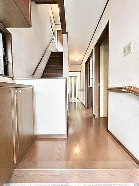 【現在リフォーム中】【1階廊下】現況販売につき、間取り・内装・設備までご自身の好みにリフォーム可能。「必要なところだけ直したい」方にもおすすめです。