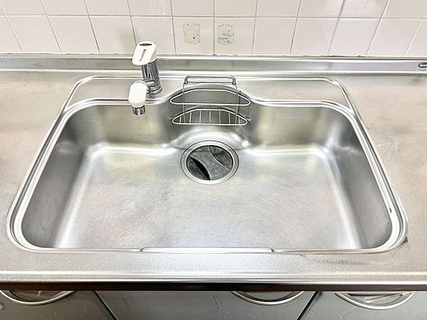 【現在リフォーム中】【シンク】現況販売につき、間取り・内装・設備までご自身の好みにリフォーム可能。「必要なところだけ直したい」方にもおすすめです。