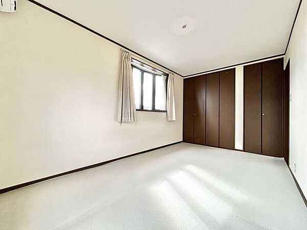 【現在リフォーム中】【洋室】現況販売につき、間取り・内装・設備までご自身の好みにリフォーム可能。「必要なところだけ直したい」方にもおすすめです。