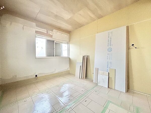 【リフォーム中】フローリング仕上げ、クロス張替え、照明、水回り交換を予定しております。いつでもご内覧可能です。